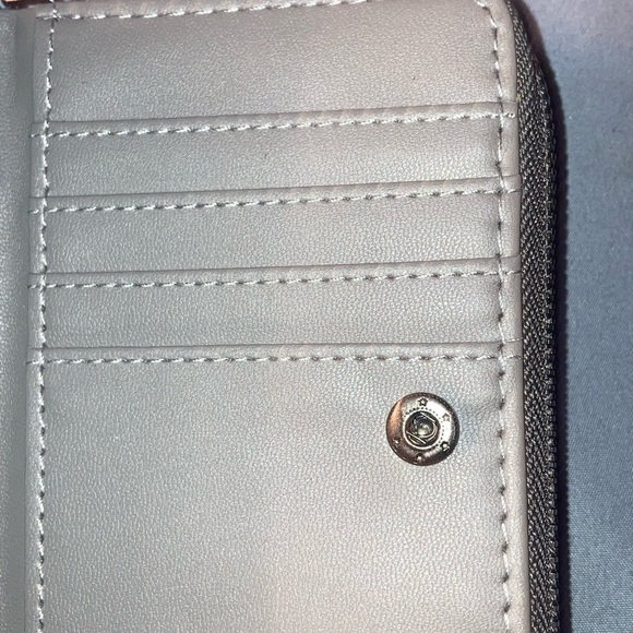 Badgley Mischka Gray Croc Coin Purse - Picture 5 of 8